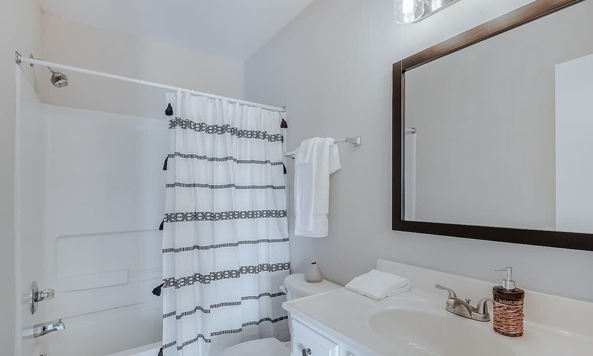 Photo of Bathroom in East Ocean View