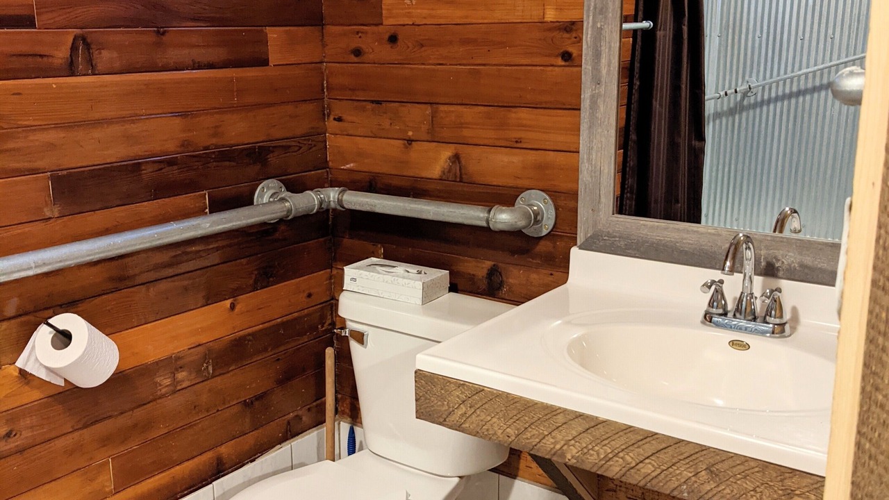 Photo of Bathroom in Whitetail
