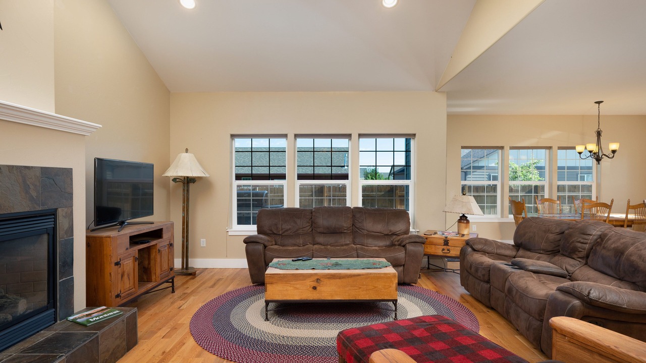 Photo of Livingroom in Four Corners