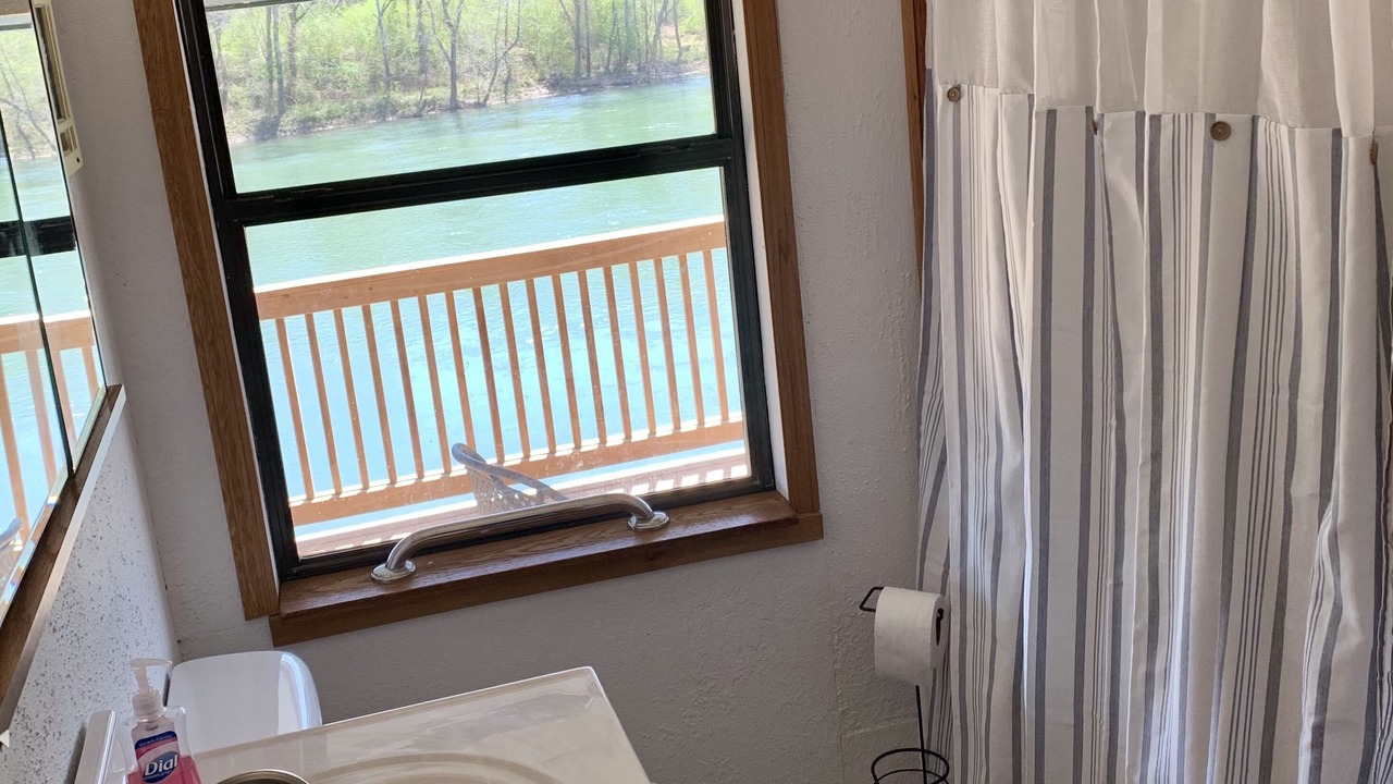 Photo of Bathroom in Doniphan