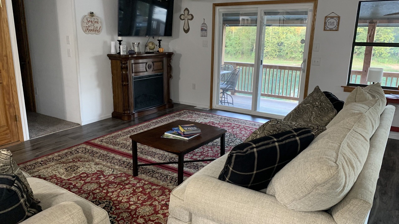Photo of Livingroom in Doniphan