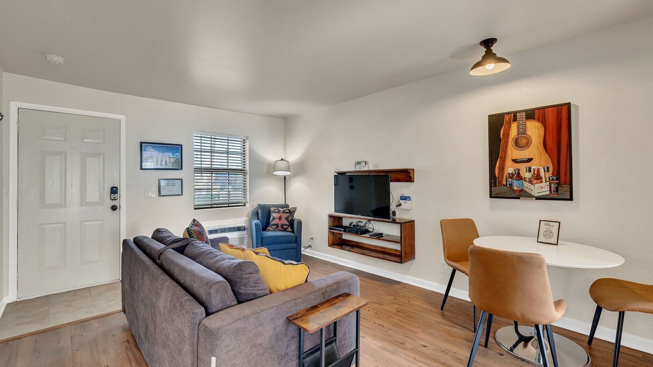 Photo of Livingroom in West End