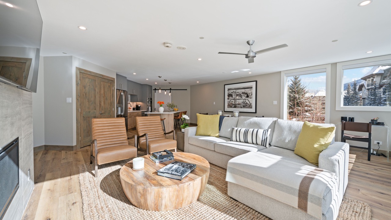 Photo of Livingroom in Vail