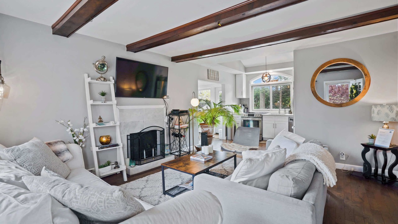 Photo of Livingroom in Wading River