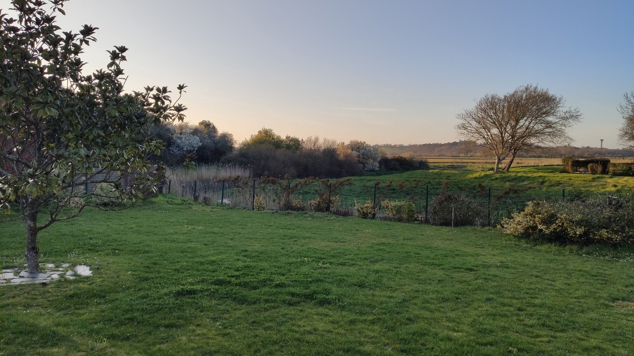 Photo of Outdoor in Billiers