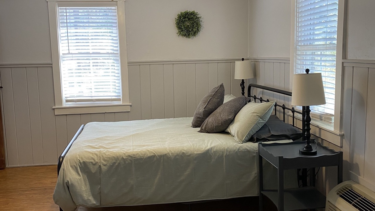 Photo of Bedroom in Hendersonville
