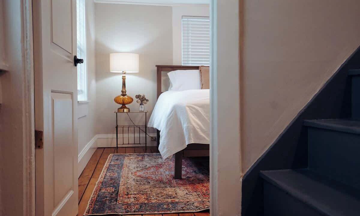 Photo of Bedroom in Off Broadway