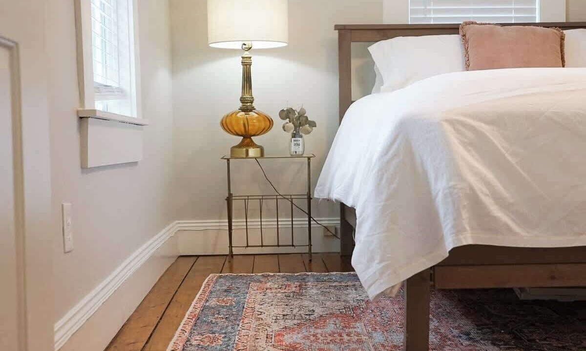 Photo of Bedroom in Off Broadway