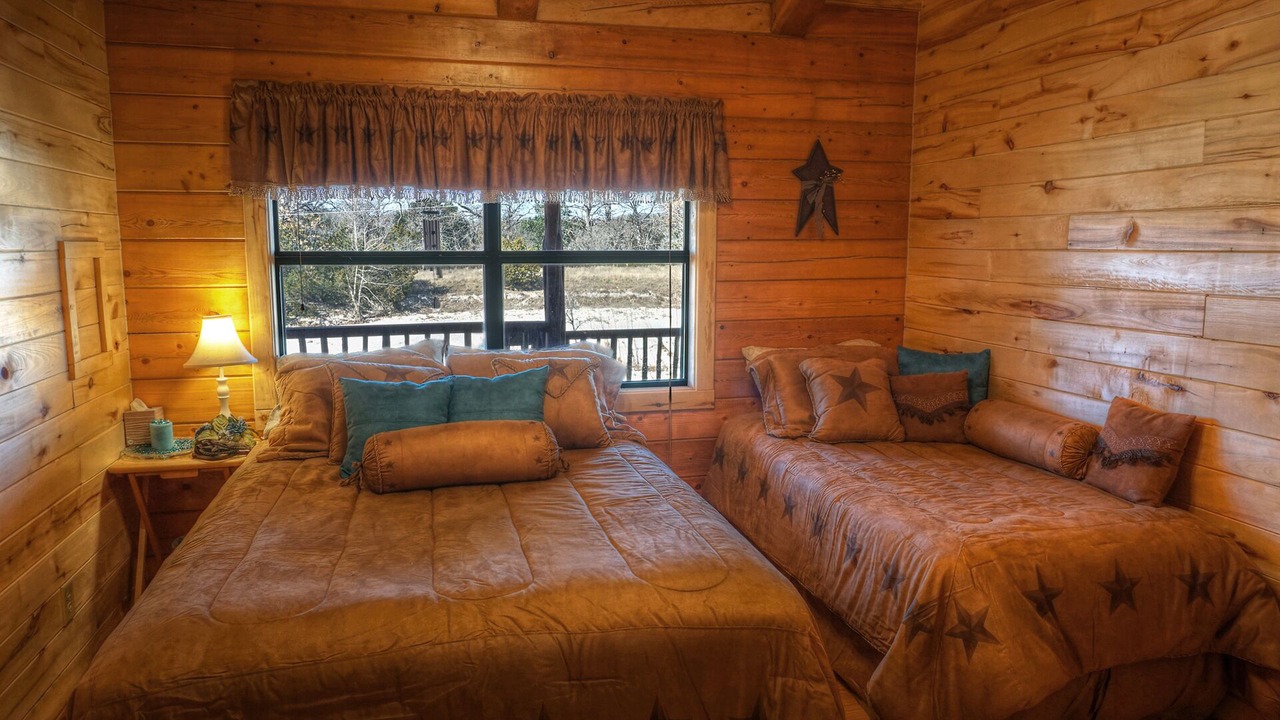Photo of Bedroom in Leakey