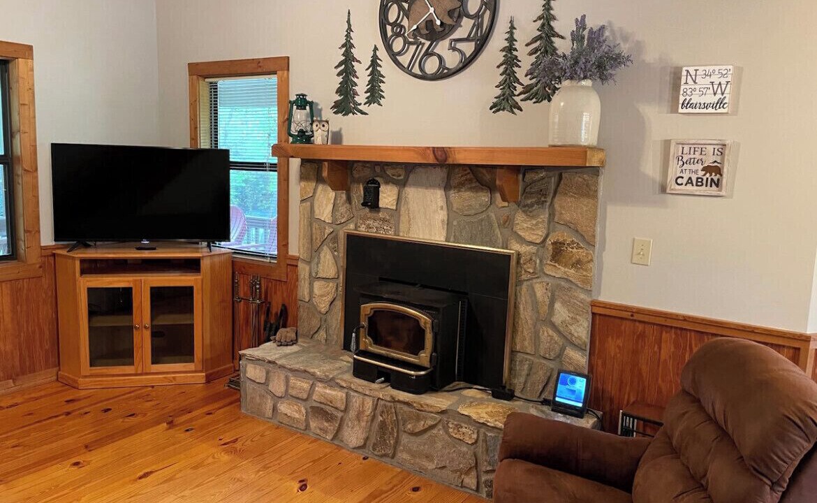 Photo of Livingroom in Blairsville