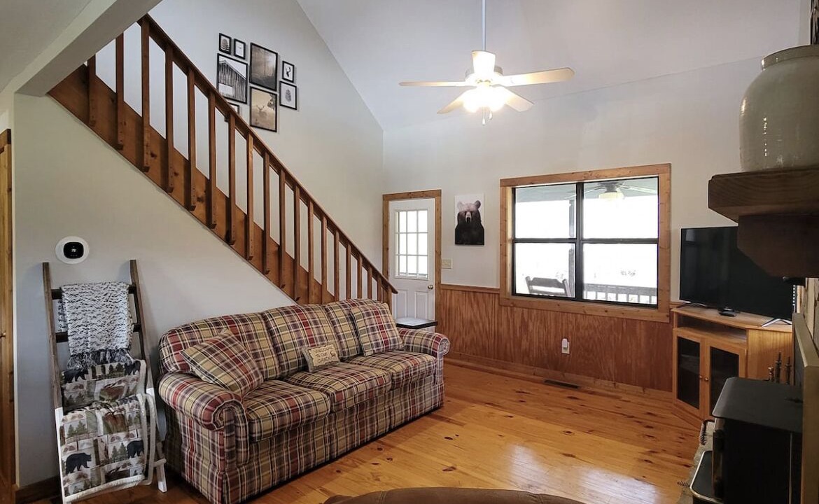 Photo of Livingroom in Blairsville