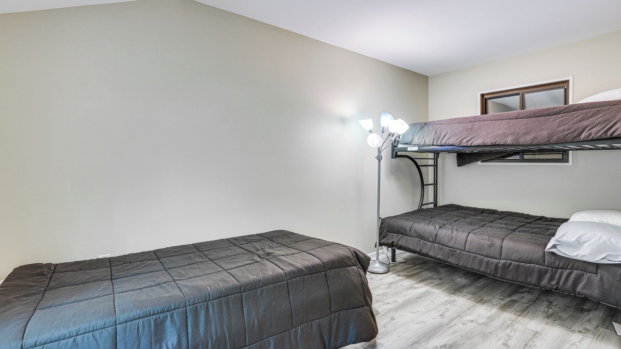 Photo of Others in Rowland