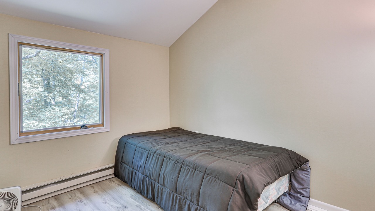 Photo of Bedroom in Rowland