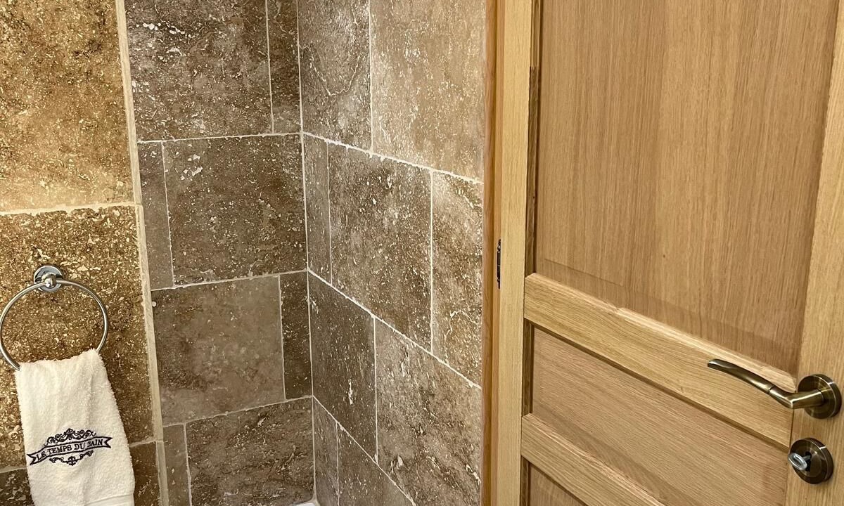 Photo of Bathroom in Labastide-de-Virac