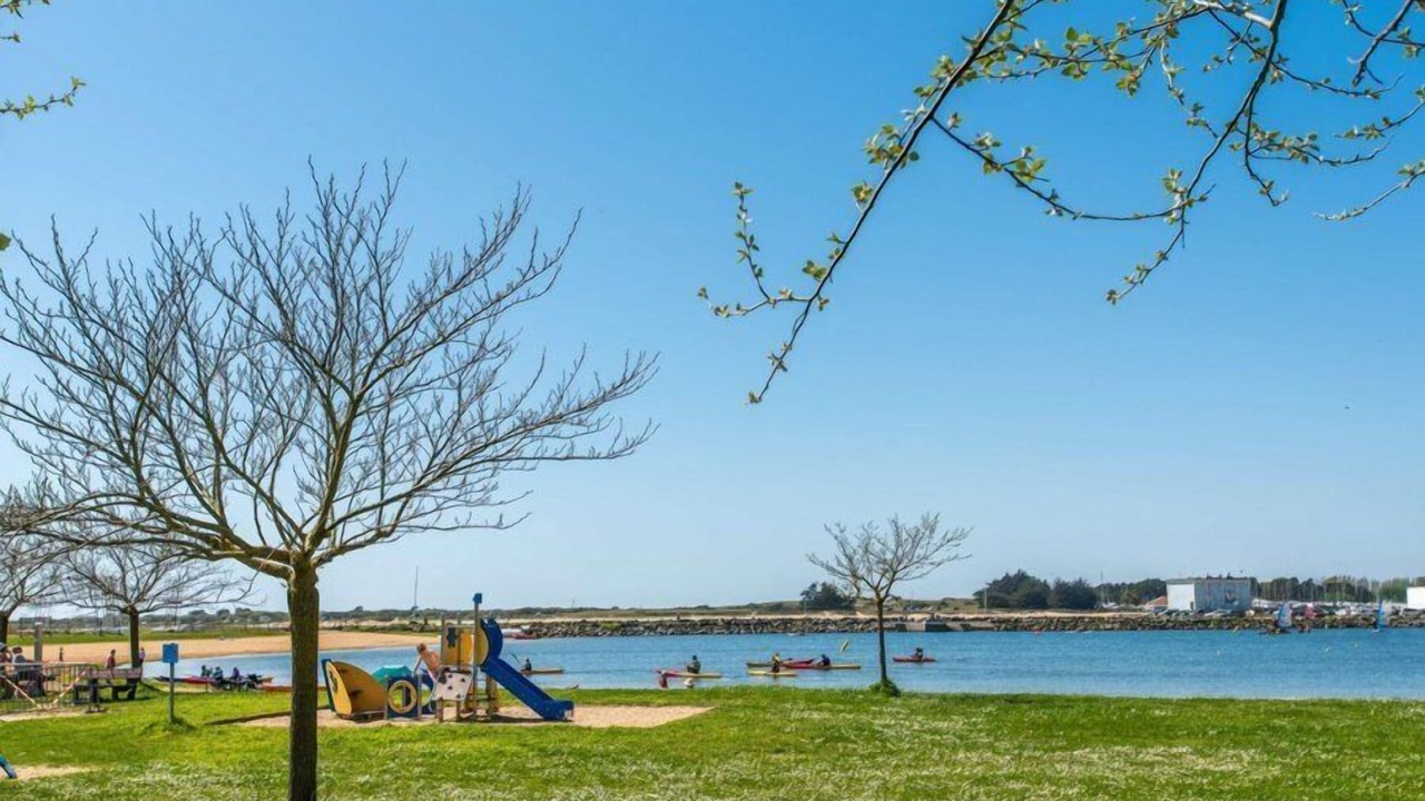 Photo of Others in Etel