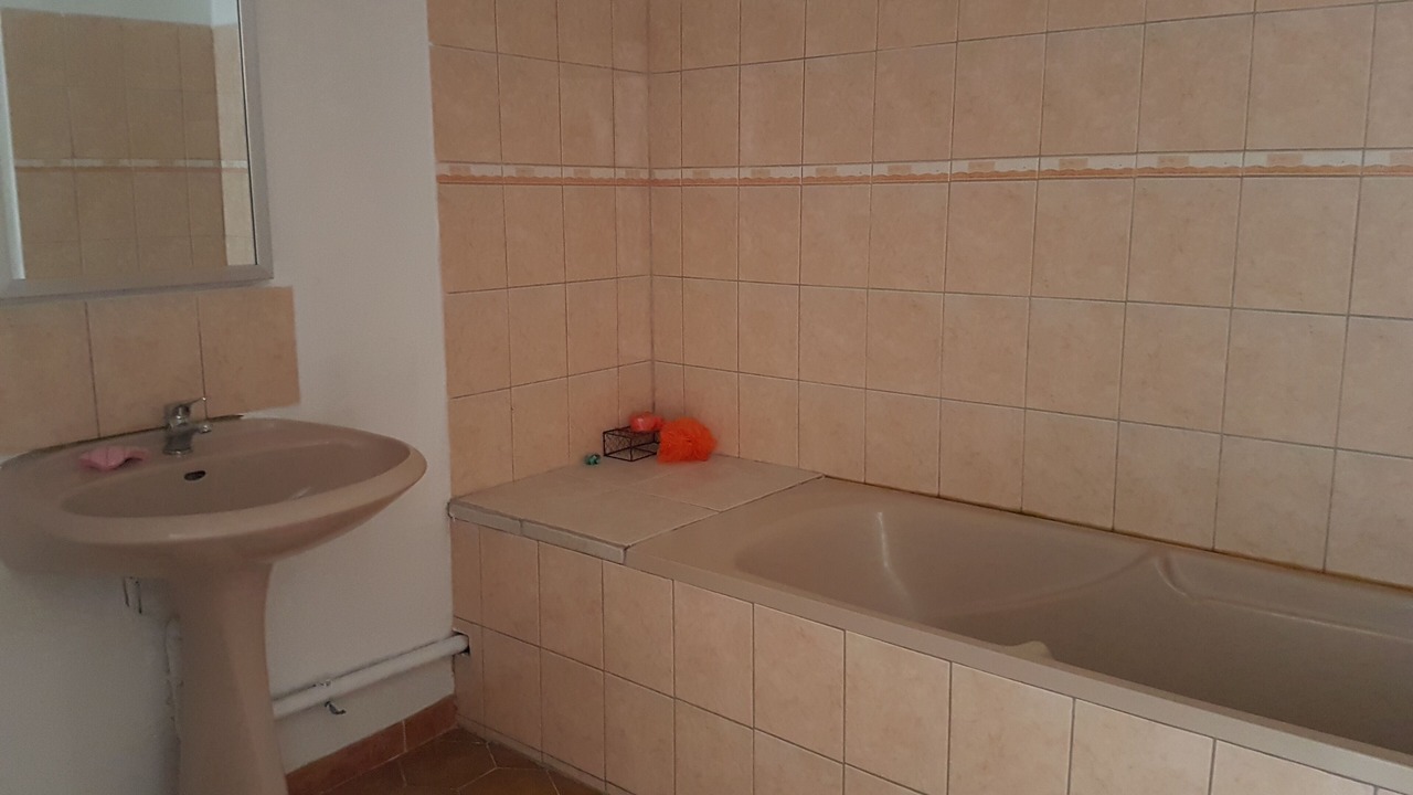 Photo of Bathroom in Saint-Jean-de-Maruejols-et-Avejan