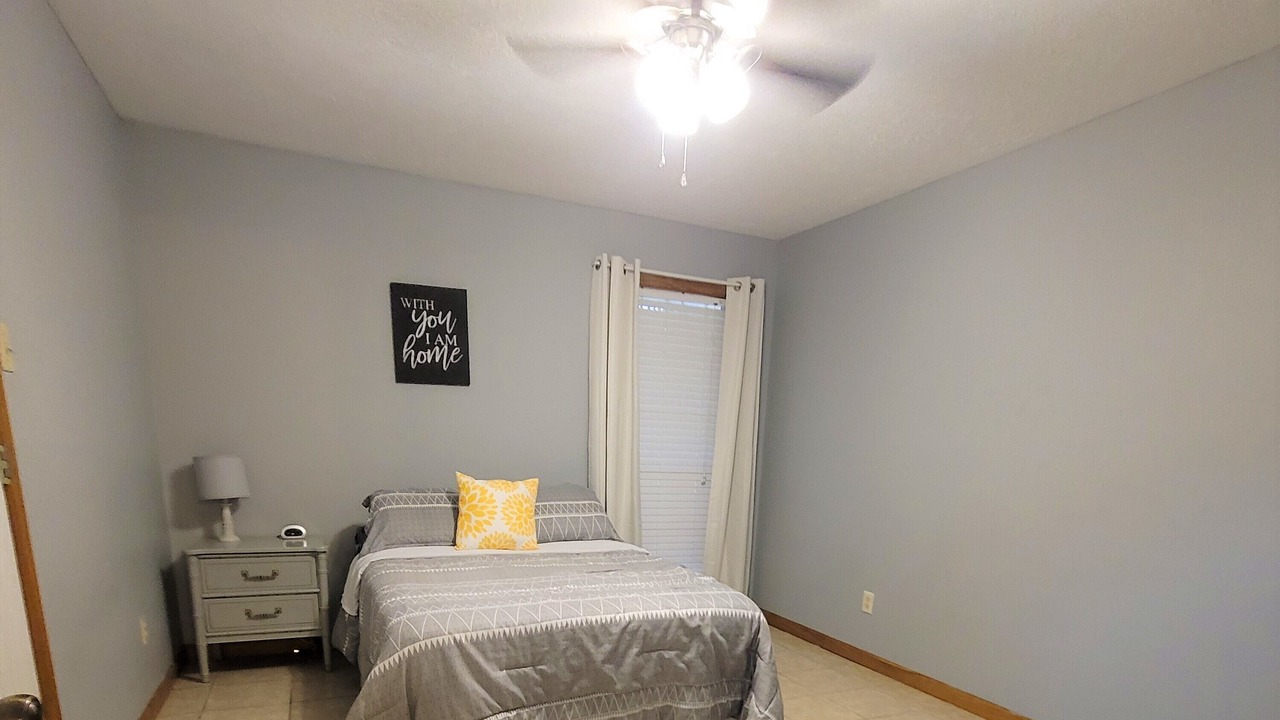 Photo of Bedroom in Sulphur