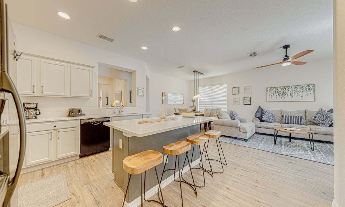Photo of Livingroom in Watersong
