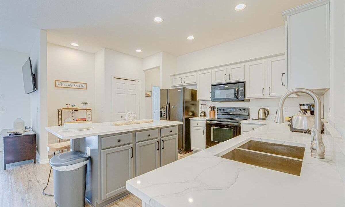 Photo of Kitchen in Watersong