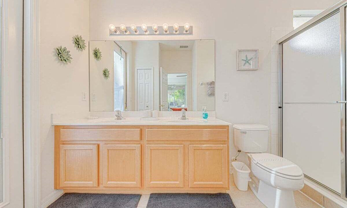 Photo of Bathroom in Watersong