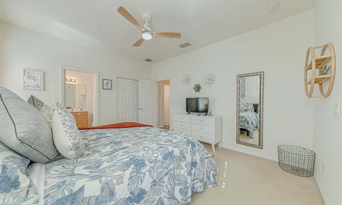 Photo of Bedroom in Watersong