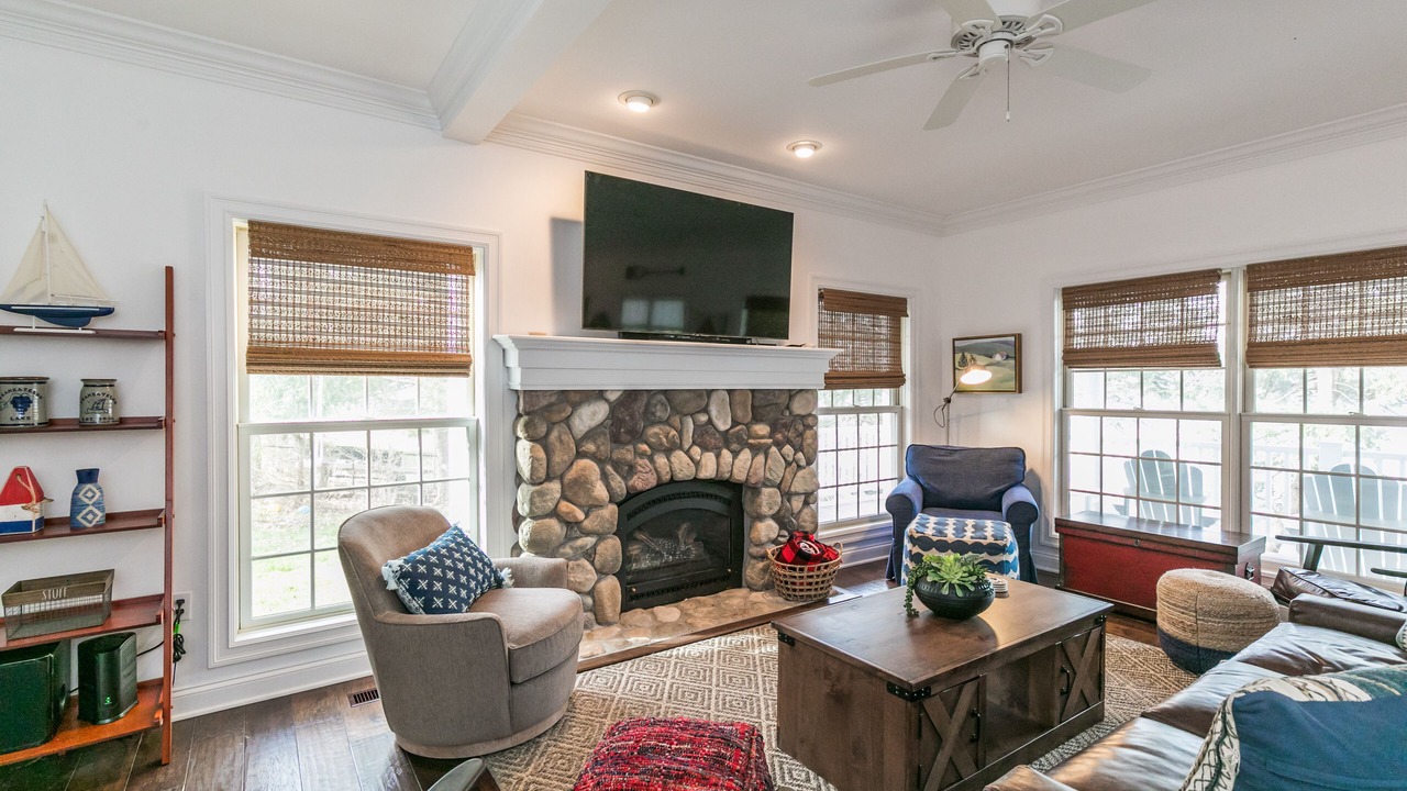 Photo of Livingroom in Skaneateles