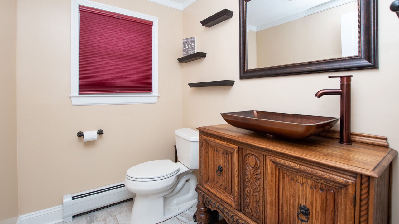 Photo of Bathroom in Cayuga