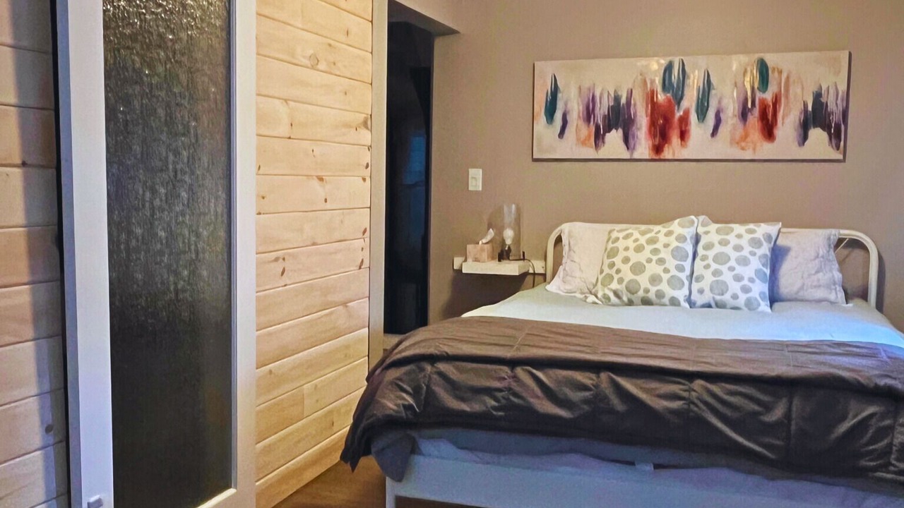 Photo of Bedroom in Sarnia