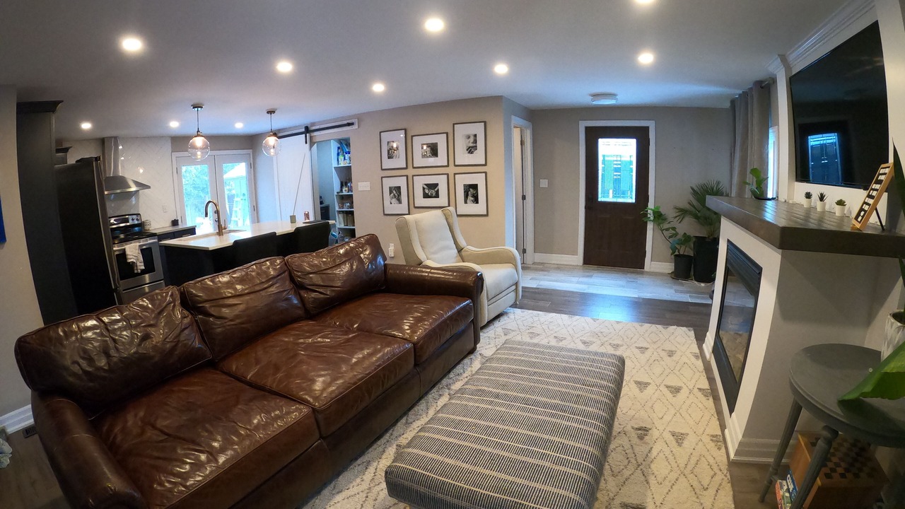 Photo of Livingroom in Sarnia