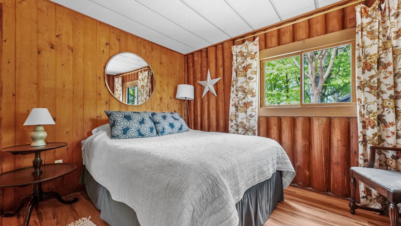 Photo of Bedroom in Mesick