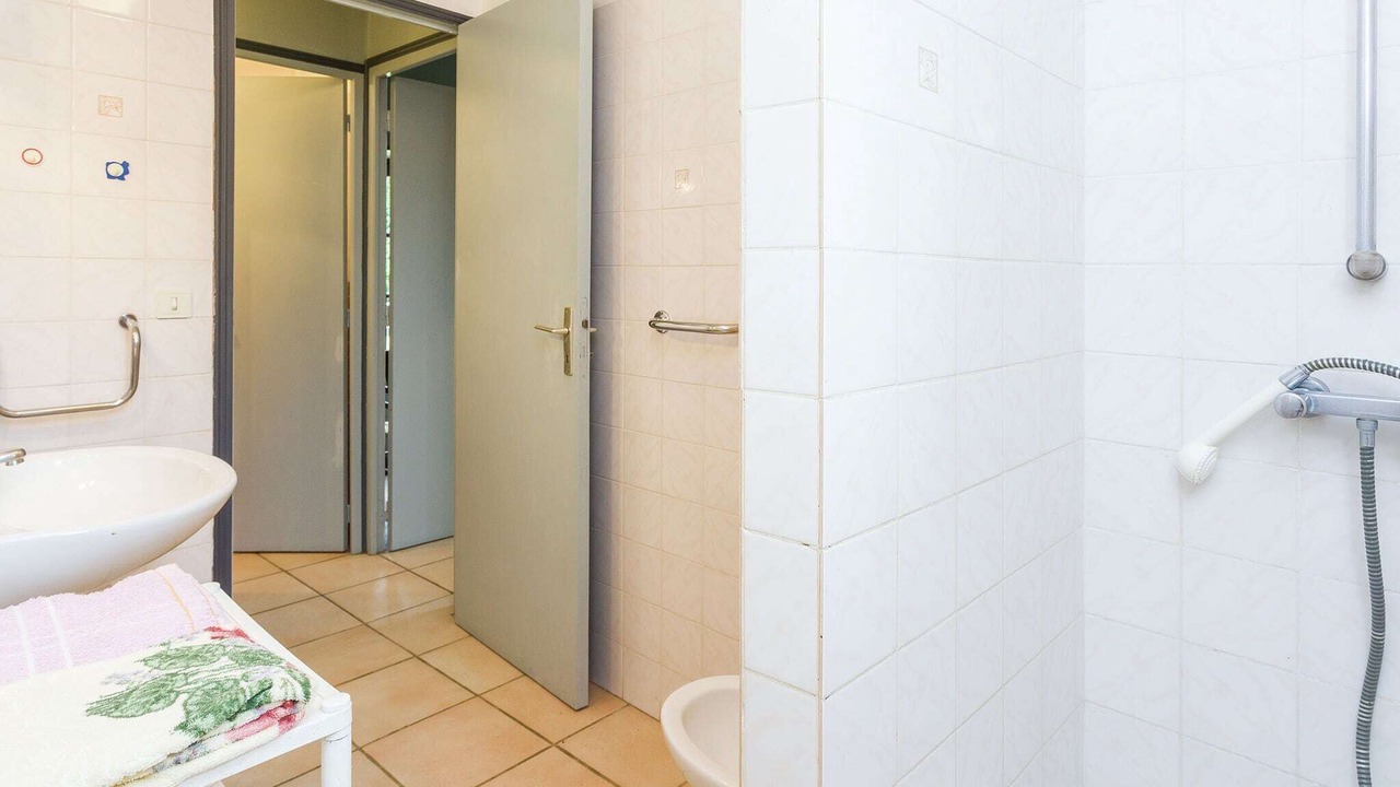 Photo of Bathroom in Montcabrier