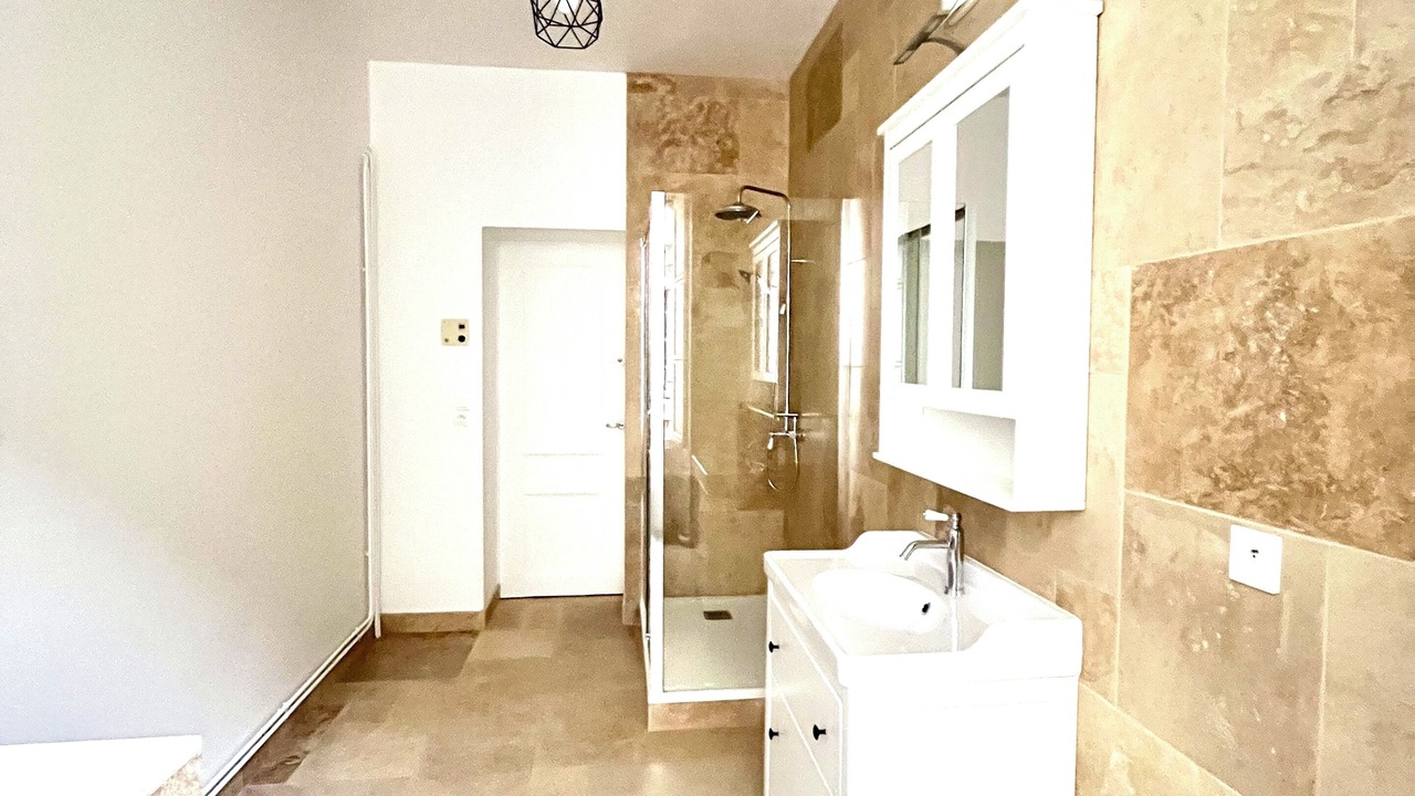 Photo of Bathroom in Le Bon Sauveur