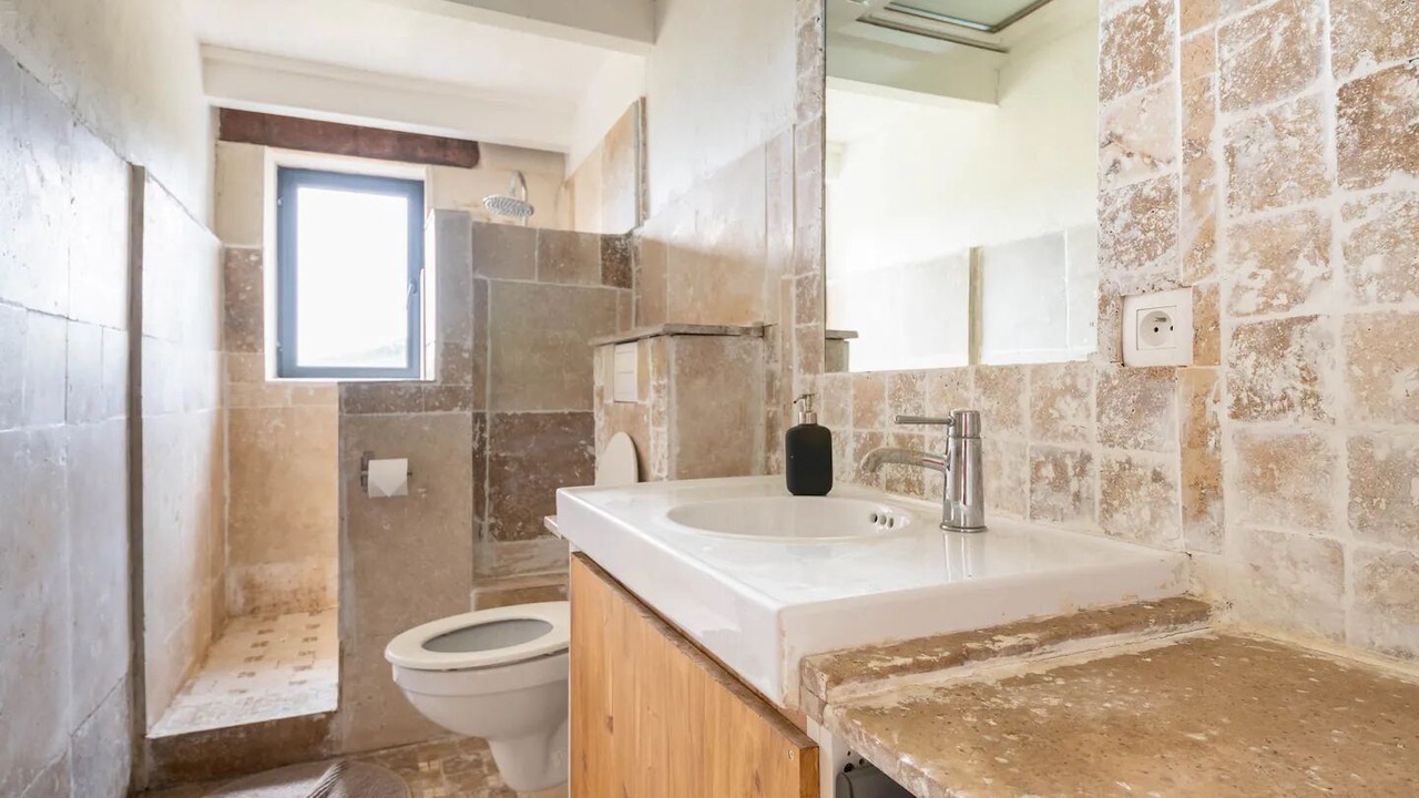 Photo of Bathroom in Fabrezan