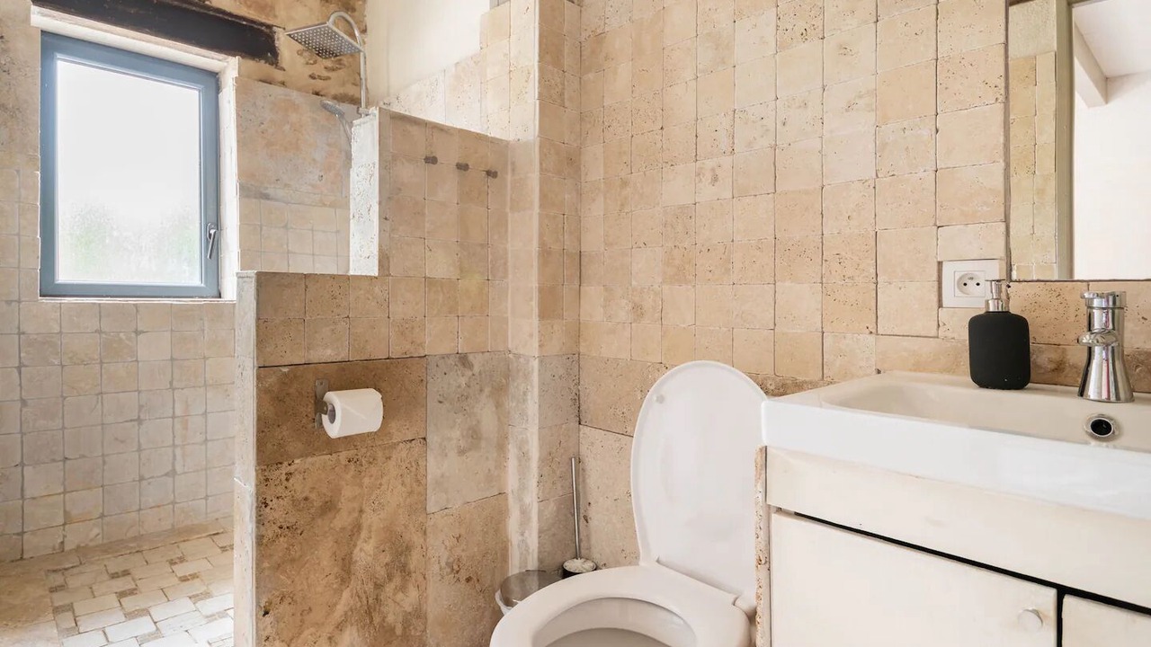 Photo of Bathroom in Fabrezan