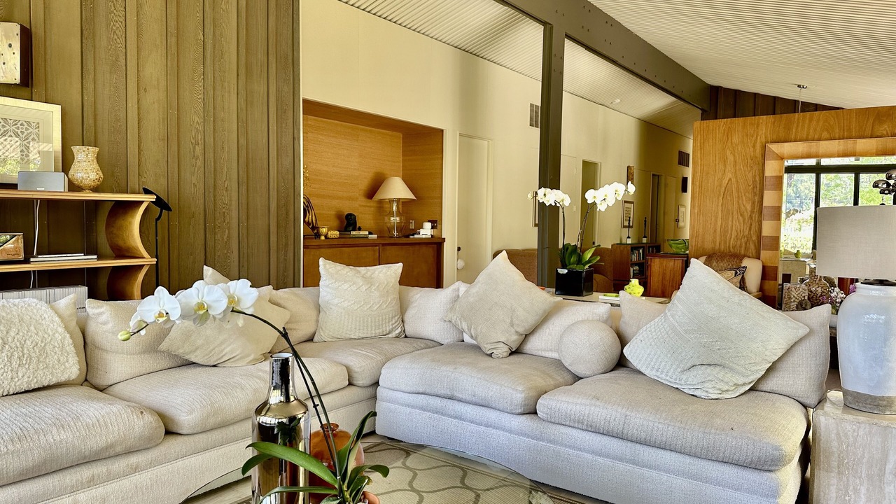 Photo of Livingroom in St. Helena