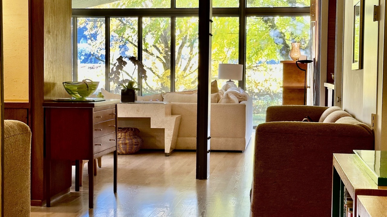 Photo of Livingroom in St. Helena
