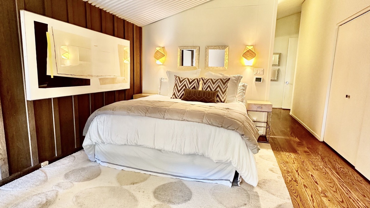 Photo of Bedroom in St. Helena