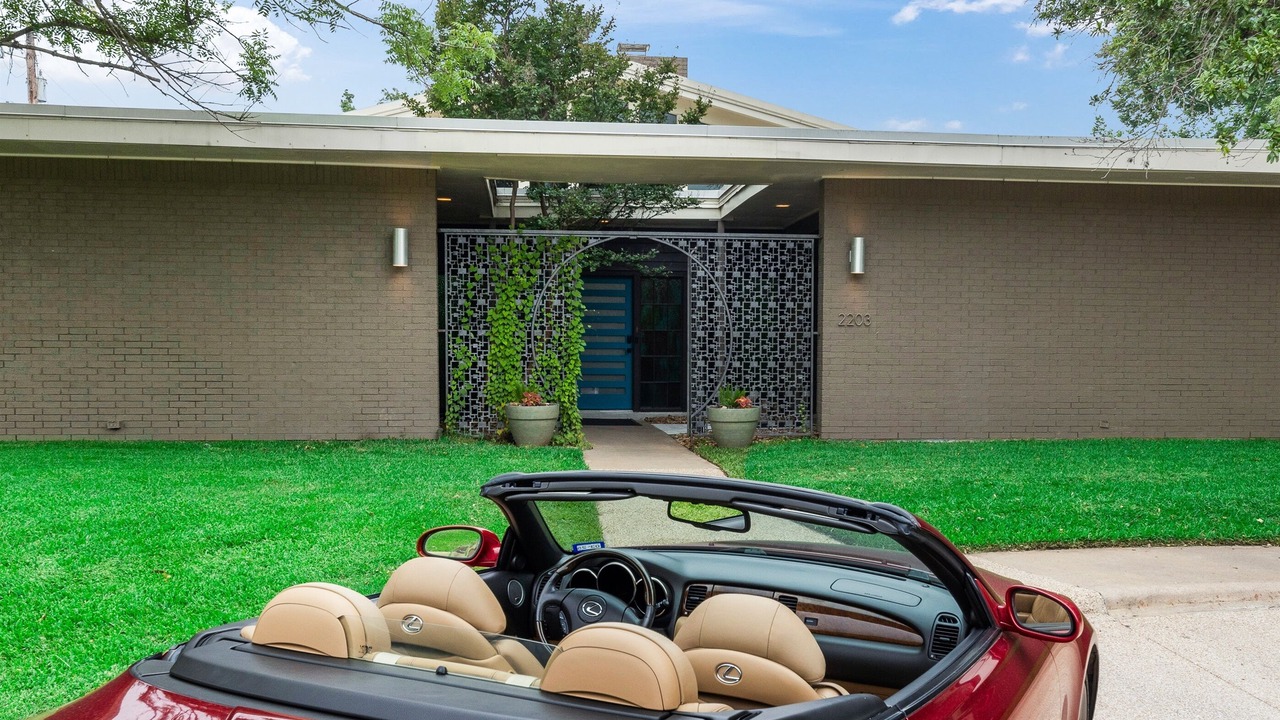 Photo of Outdoor in Bryan