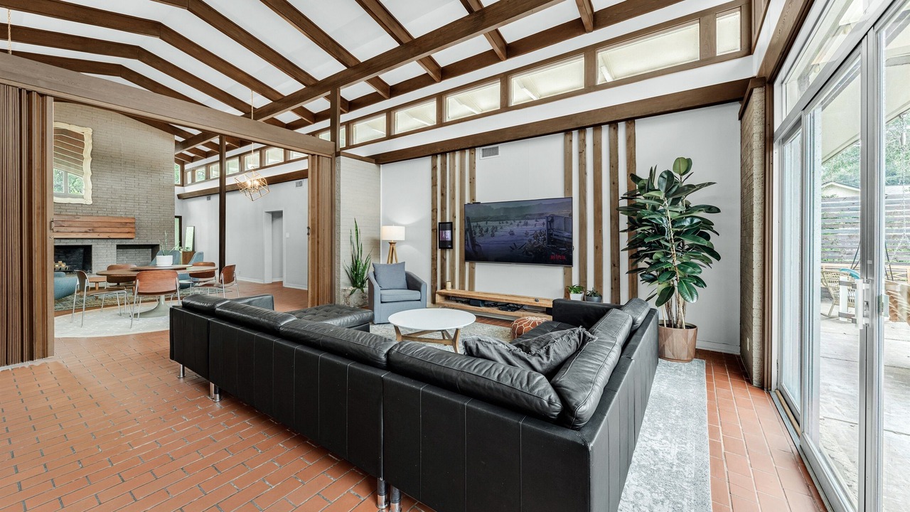 Photo of Livingroom in Bryan