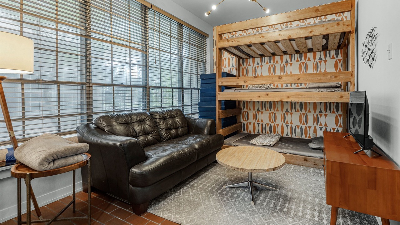 Photo of Livingroom in Bryan