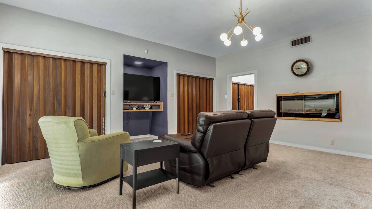 Photo of Livingroom in Bryan