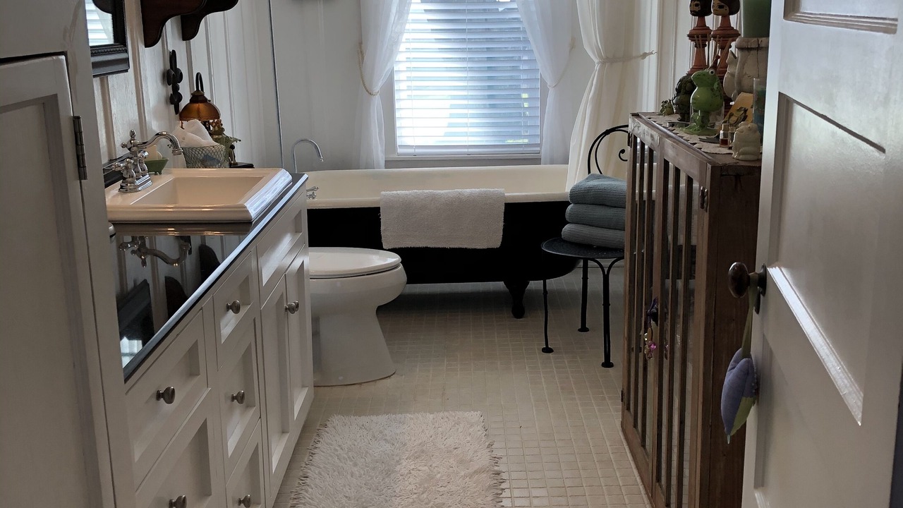 Photo of Bathroom in La Grange