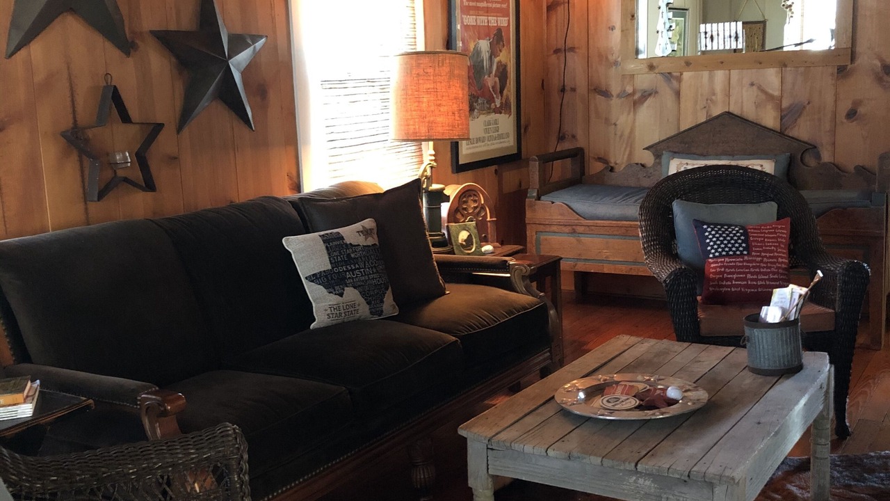 Photo of Livingroom in La Grange