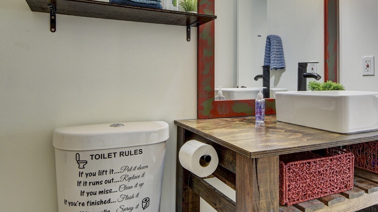 Photo of Bathroom in Pottawattamie County