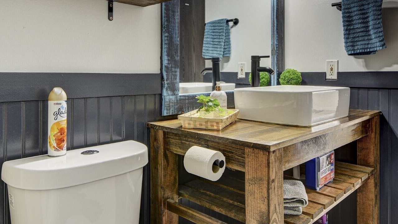 Photo of Bathroom in Pottawattamie County