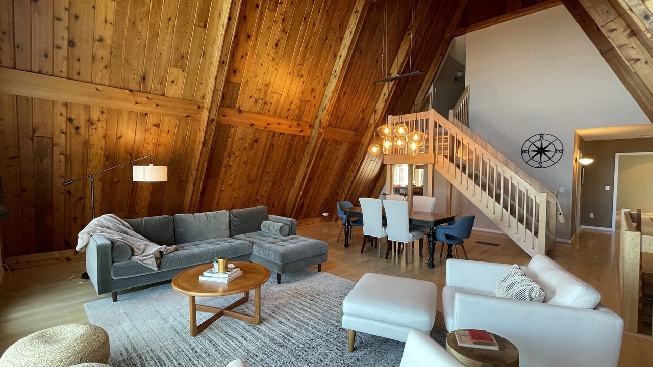 Photo of Livingroom in Bristol Hills