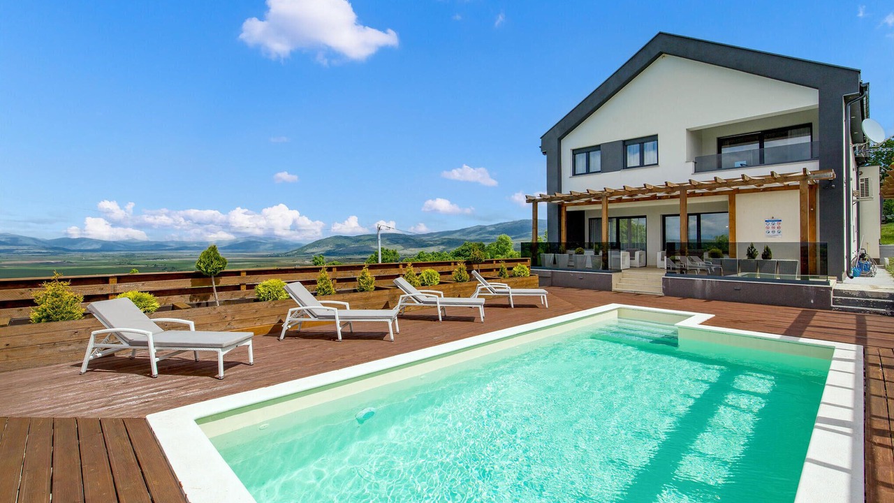 Photo of Outdoor in Udbina