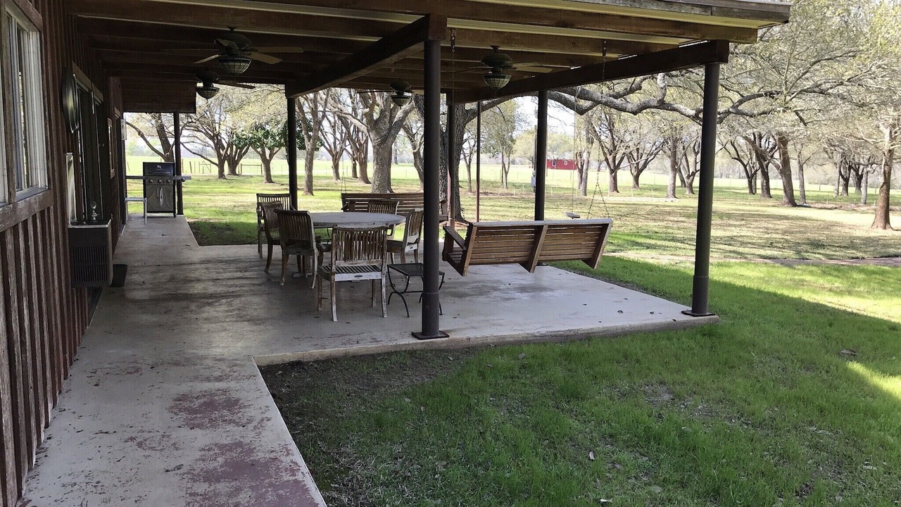 Photo of Outdoor in Hempstead