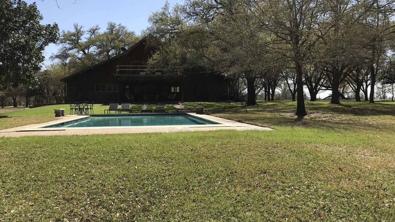 Photo of Outdoor in Hempstead