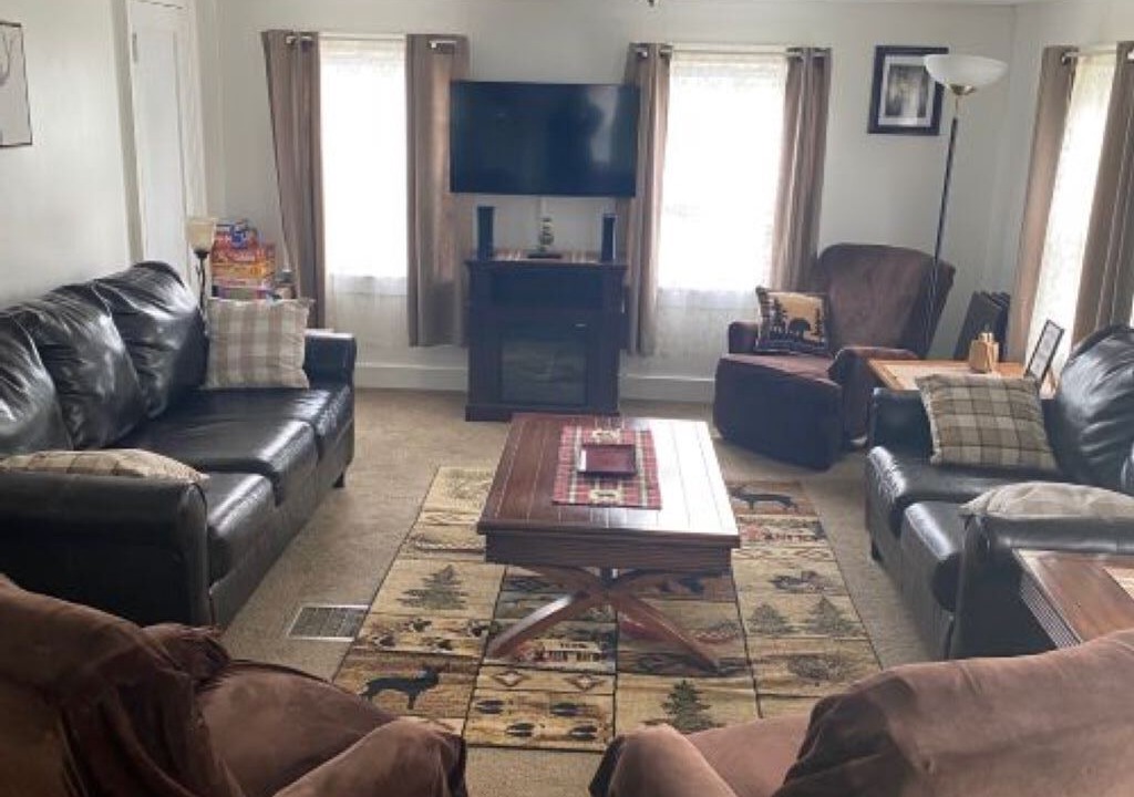 Photo of Livingroom in Town of Webb